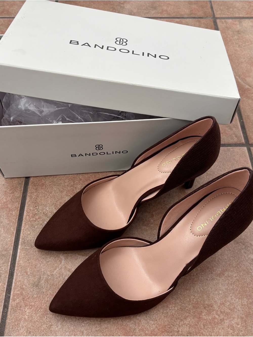 Bandolino Chocolate Brown Pointed Toe Kitten Heel Pumps